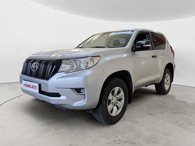 Usata Toyota Land Cruiser Active 130 CV (95 kW) 2019 Argento metallizzato SUV