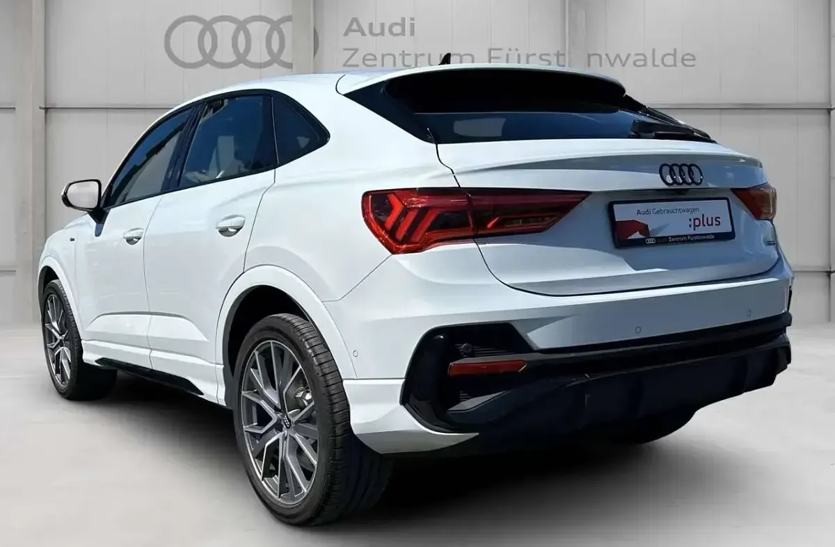 Usata Audi Q3 Sportback S-Line 190 CV (139 kW) 2021 Bianco SUV