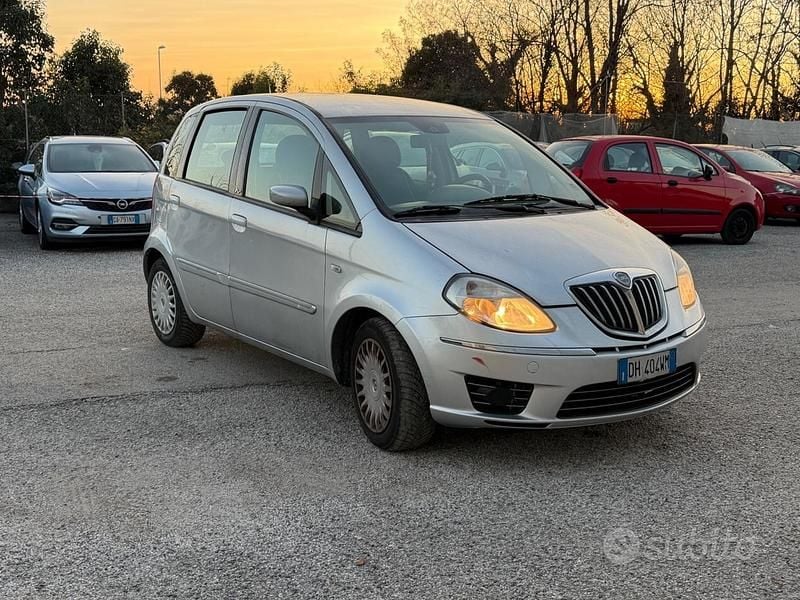 Usata Lancia Musa 77 CV (56 kW) 2009 Grigio Monovolume