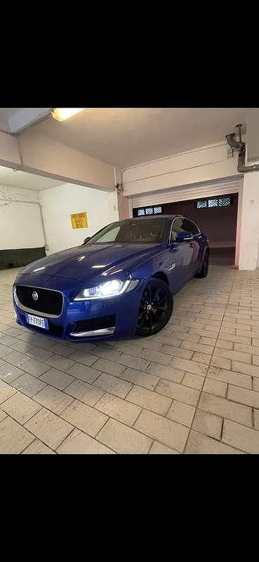 Usata Jaguar XF Portfolio 241 CV (177 kW) 2018 Blu/azzurro Berlina