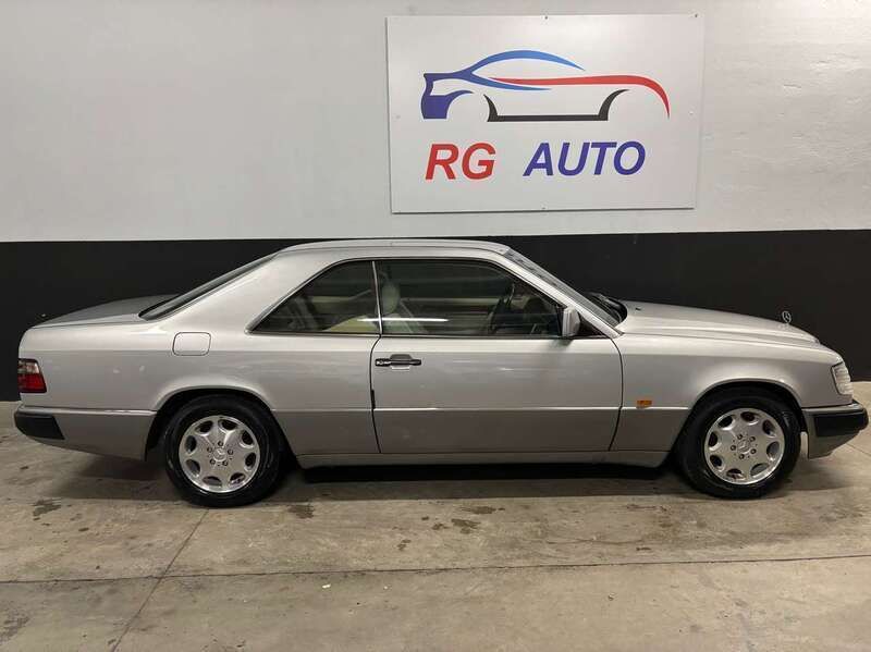 Usata Mercedes E300 188 CV (138 kW) 1989 Argento Coupé