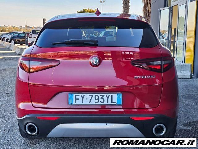 Usata Alfa Romeo Stelvio Tech Edition 160 CV (117 kW) 2019 Rosso SUV