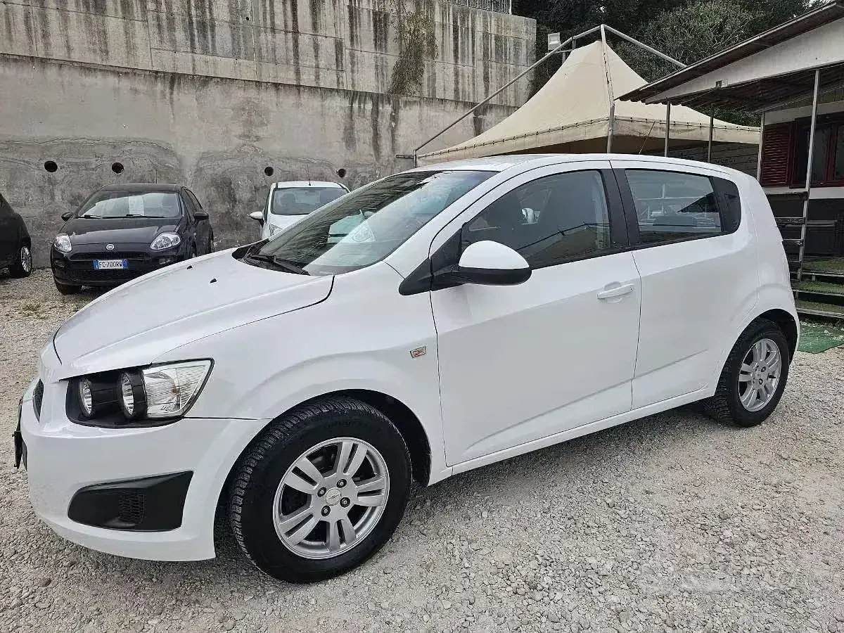 Usata Chevrolet Aveo LT 83 CV (61 kW) 2013 Bianco Berlina