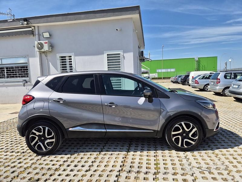 Occasion Renault Captur 90 ch (66 kW) 2014 Gris SUV