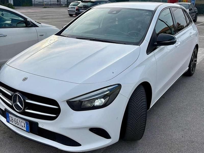 Usata Mercedes B180 136 CV (100 kW) 2020 Bianco Monovolume