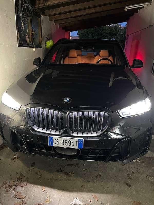 Nero Usata 2024 BMW X5 M Sport SUV | 70.000 € (Super prezzo) - Immagine 1/4