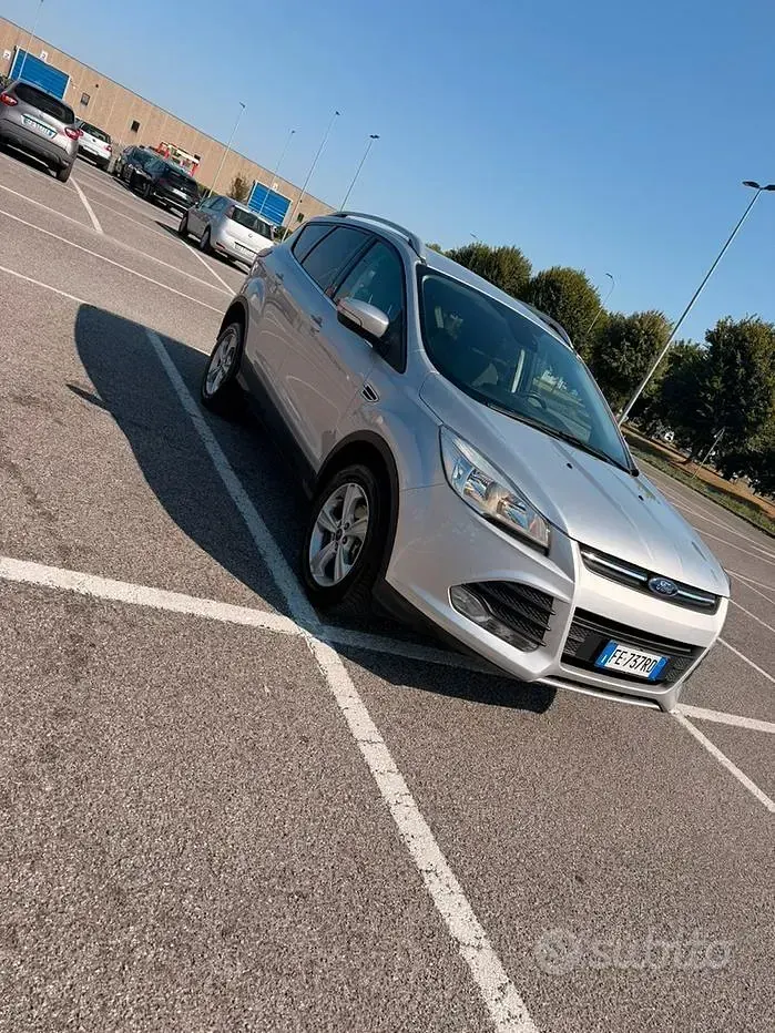 Usata Ford Kuga 150 CV (110 kW) 2016 Grigio SUV