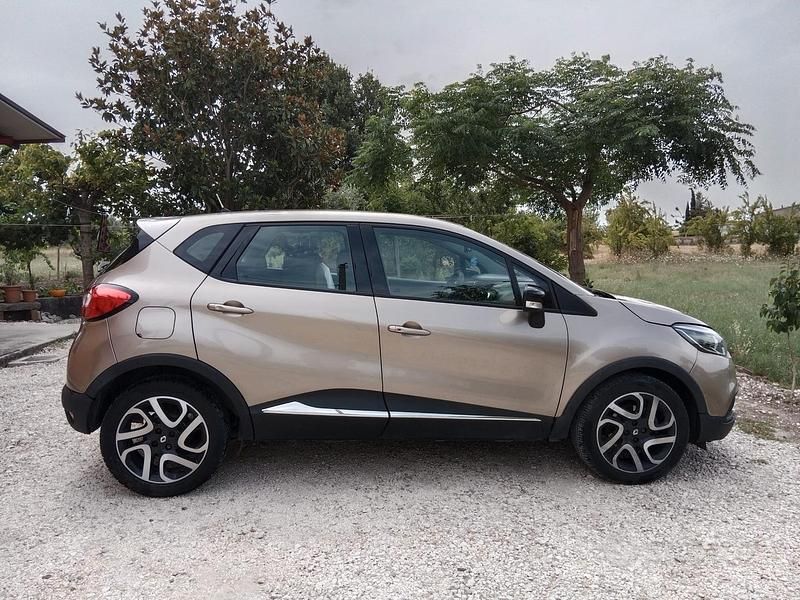 Usata Renault Captur Iconic 110 CV (80 kW) 2016 SUV