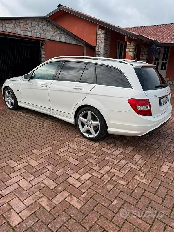 Usata Mercedes C200 AMG 136 CV (100 kW) 2012 Bianco Station wagon
