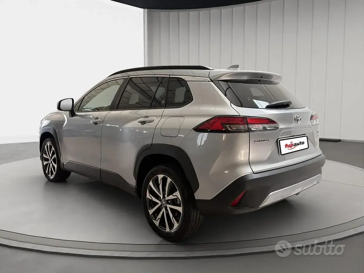 Usata Toyota Corolla Cross Trend 140 CV (102 kW) 2024 Sivler met SUV