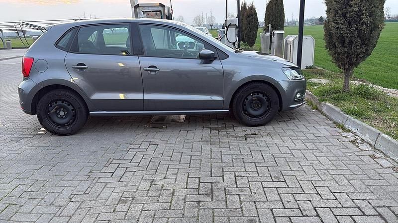 Usata VW Polo 75 CV (55 kW) 2017 Grigio Utilitaria