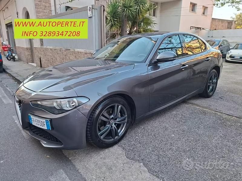 Usata Alfa Romeo Giulia Business 150 CV (110 kW) 2018 Grigio Berlina