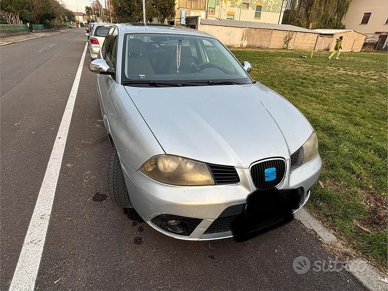 Usata Seat Ibiza 85 CV (62 kW) 2007 Grigio Berlina