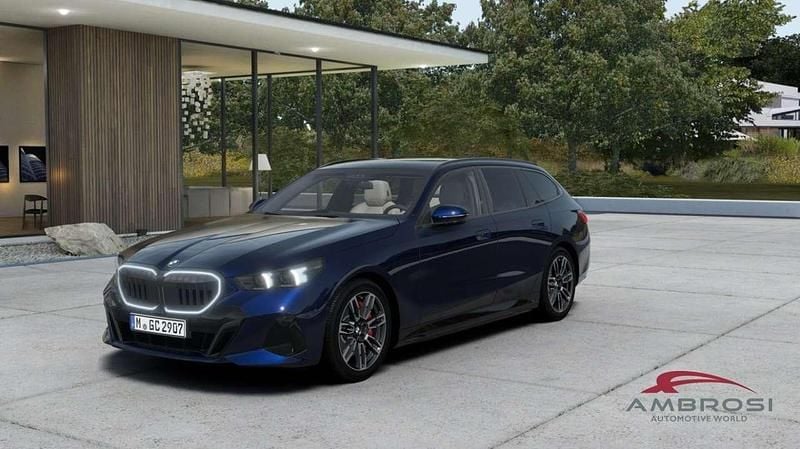 Nuova BMW 540 Comfort Edition 303 CV (222 kW) 2026 Tanzanite blue metallizzato Station wagon