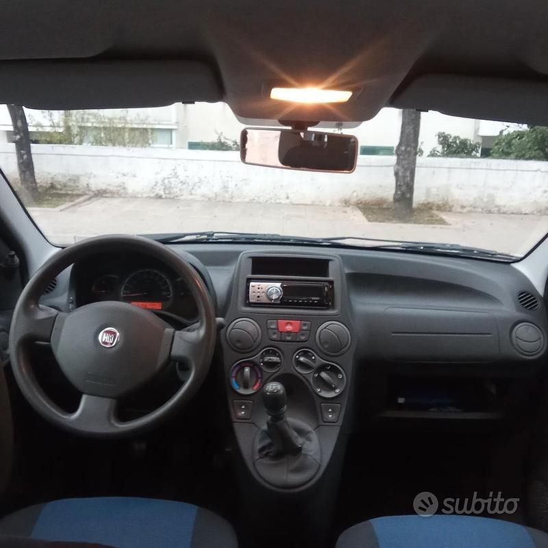 Usata Fiat Panda Lounge 69 CV (50 kW) 2012 Blu Utilitaria