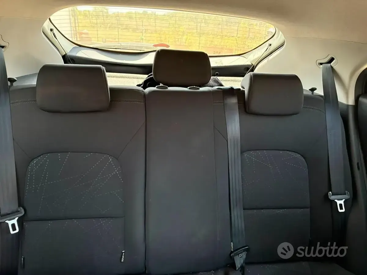 Usata Kia Rio 97 CV (71 kW) 2013 Berlina