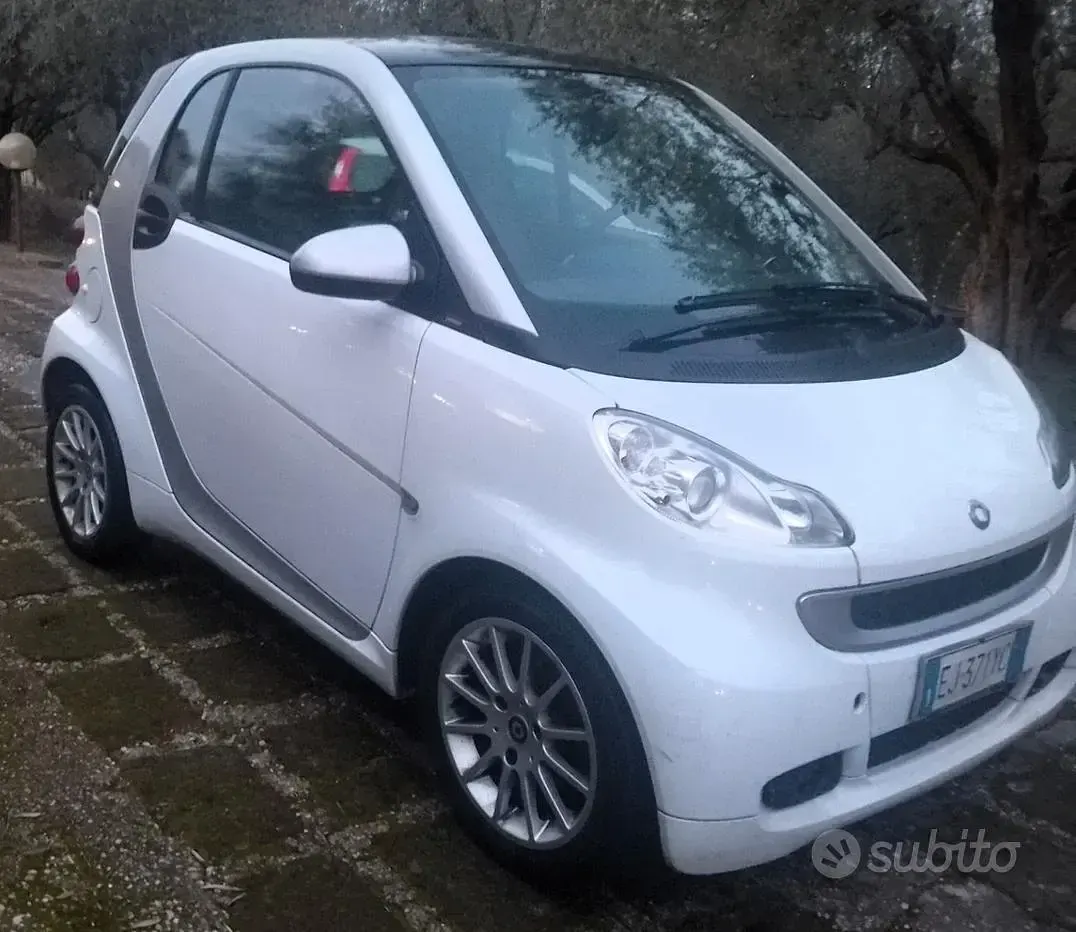 Usata Smart ForTwo Coupé 54 CV (39 kW) 2011 Bianco Coupé