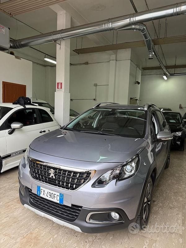 Usata Peugeot 2008 Allure 82 CV (60 kW) 2019 Grigio SUV