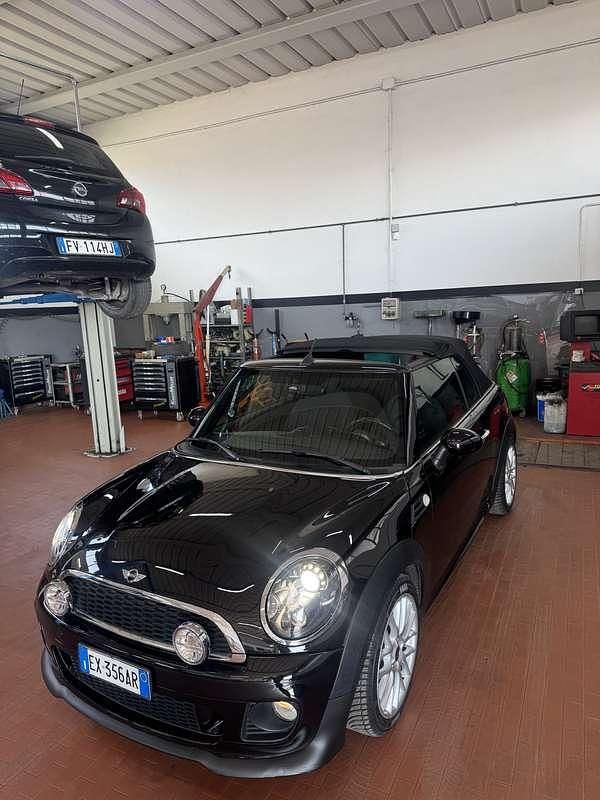 Occasion Mini Cooper D 111 ch (81 kW) 2014 Noir Citadine