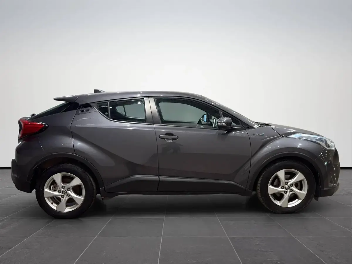 Usata Toyota C-HR Active 98 CV (72 kW) 2019 Grigio SUV