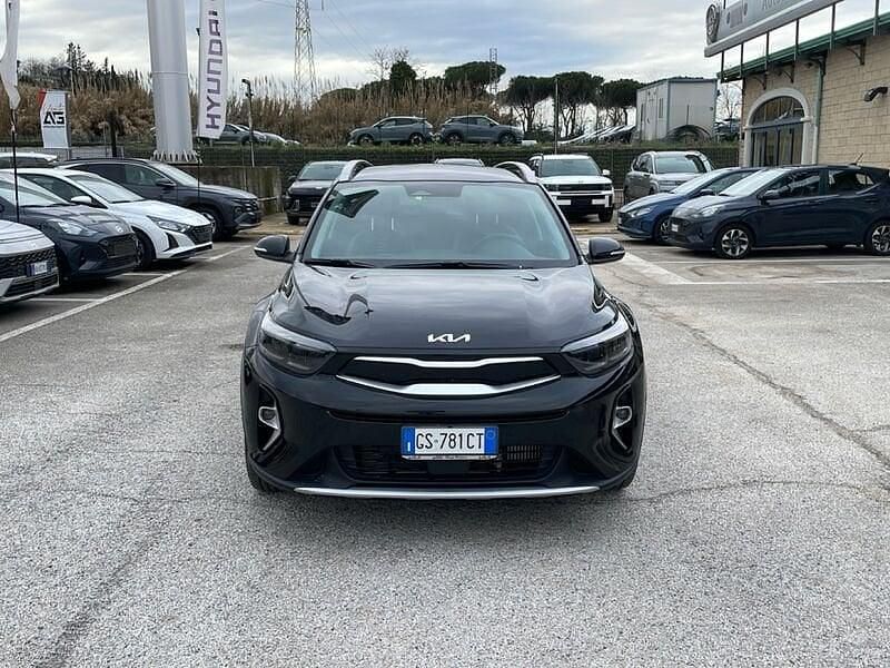 Second-hand Kia Stonic 101 CP (74 kW) 2024 Negru SUV