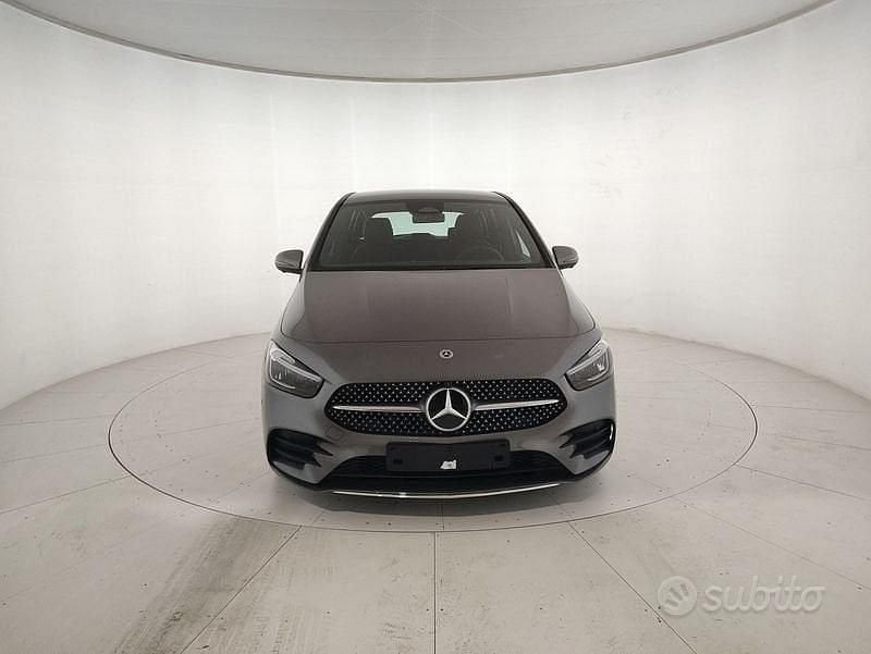 Nuova Mercedes B180 116 CV (85 kW) 2025 Grigio Monovolume