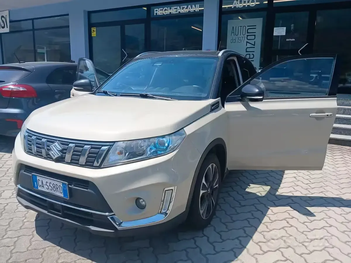 Usata Suzuki Vitara 140 CV (102 kW) 2018 Beige SUV