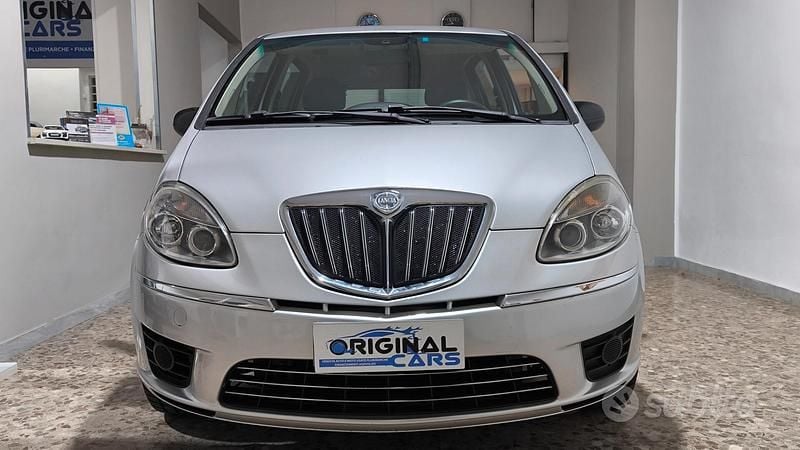 Usata Lancia Musa 95 CV (69 kW) 2012 Grigio Monovolume