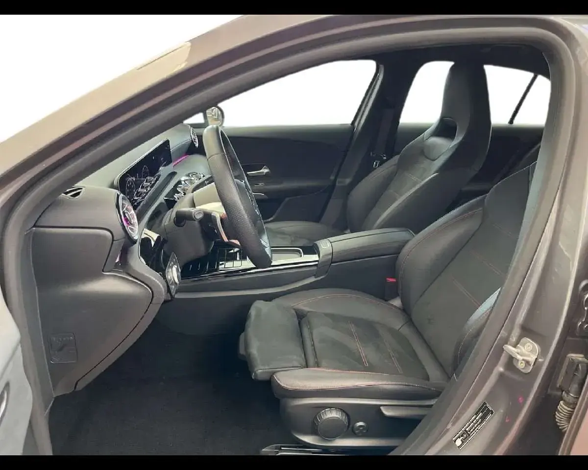 Usata Mercedes A180 AMG line 136 CV (100 kW) 2025 Grigio Berlina