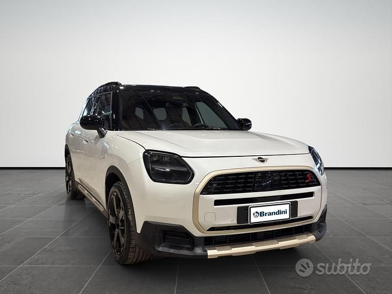Usata Mini Countryman Favoured 218 CV (160 kW) 2025 Bianco SUV