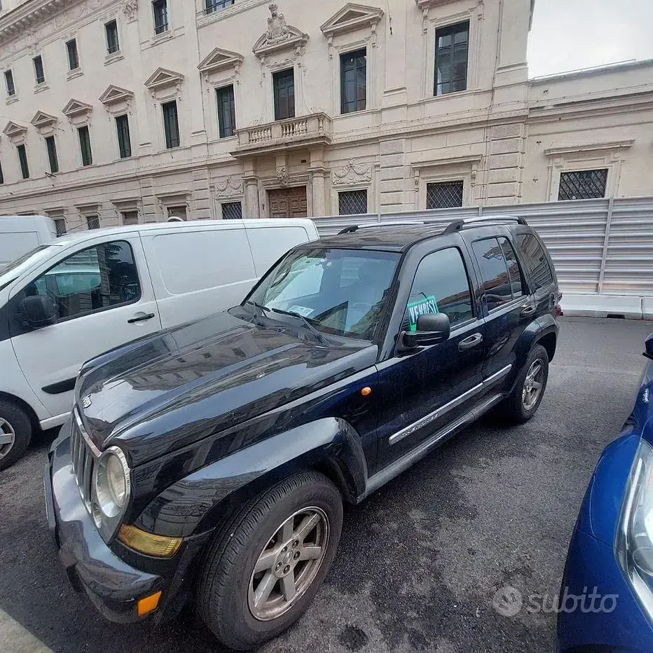 Usata Jeep Cherokee 143 CV (105 kW) 2005 Nero SUV