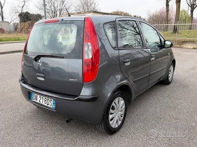 Usata Mitsubishi Colt Inform 75 CV (55 kW) 2008 Grigio Berlina