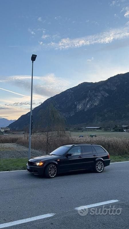 Nero Usata 2003 BMW 330 Station wagon | 3500 € (Ottimo prezzo) - Immagine 1/4