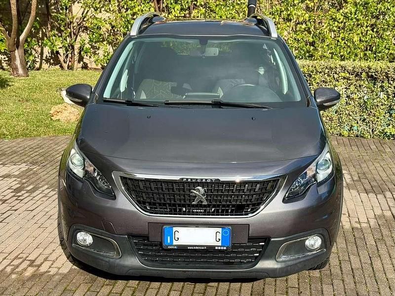 Usata Peugeot 2008 Signature Sky 83 CV (61 kW) 2019 Grigio SUV