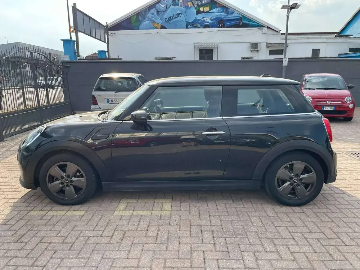 Usata Mini Cooper Essential 136 CV (100 kW) 2023 Nero Utilitaria