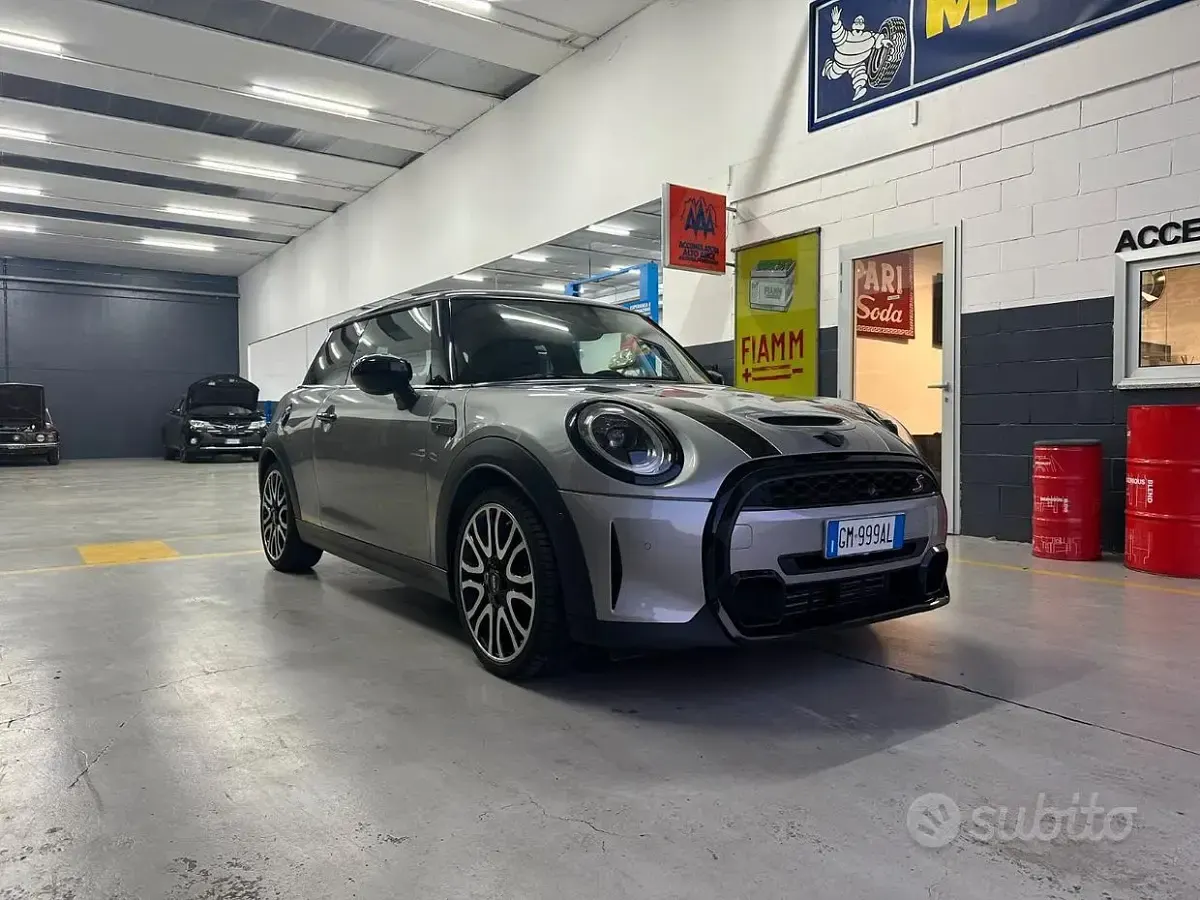 Begagnad Mini Cooper S 178 HK (130 kW) 2022 Grå Halvkombi