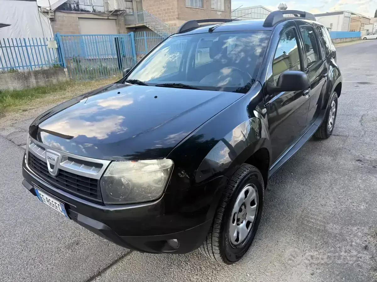 Usata Dacia Duster Ambiance 110 CV (80 kW) 2011 Nero SUV