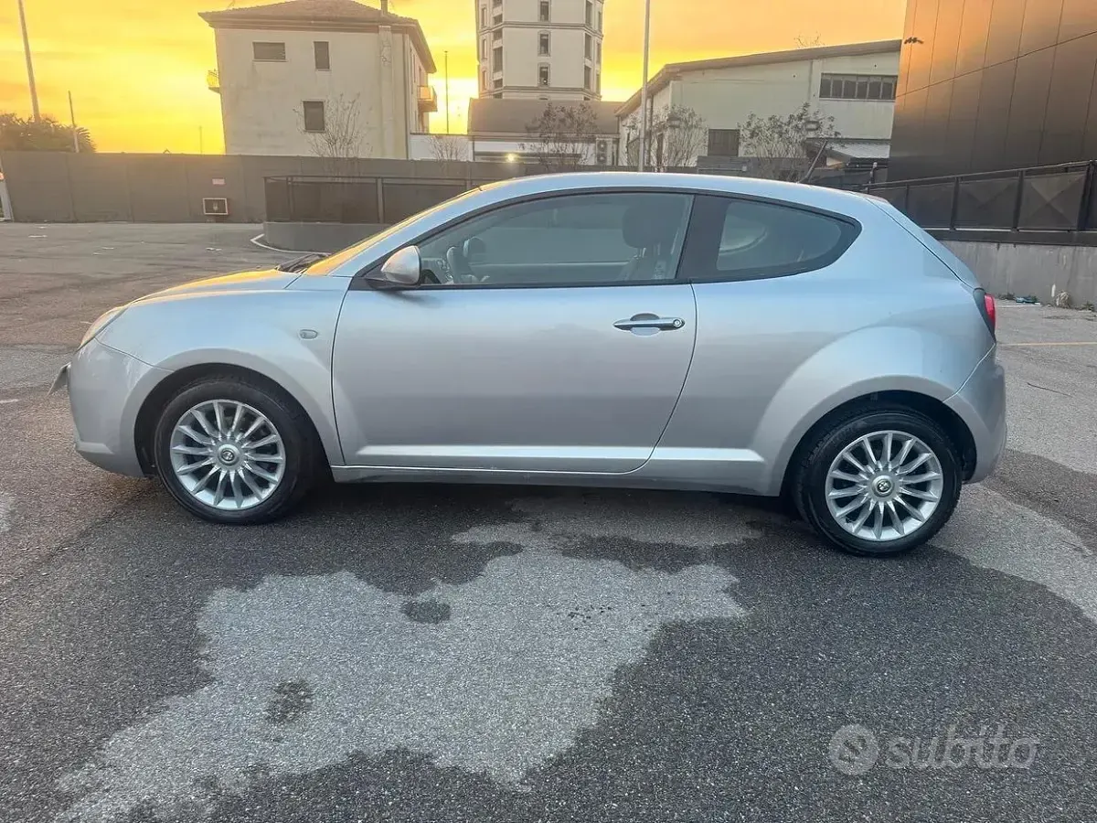 Usata Alfa Romeo MiTo Distinctive 95 CV (69 kW) 2010 Grigio Utilitaria