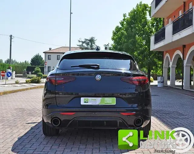 Usata Alfa Romeo Stelvio Veloce 209 CV (153 kW) 2022 Nero SUV