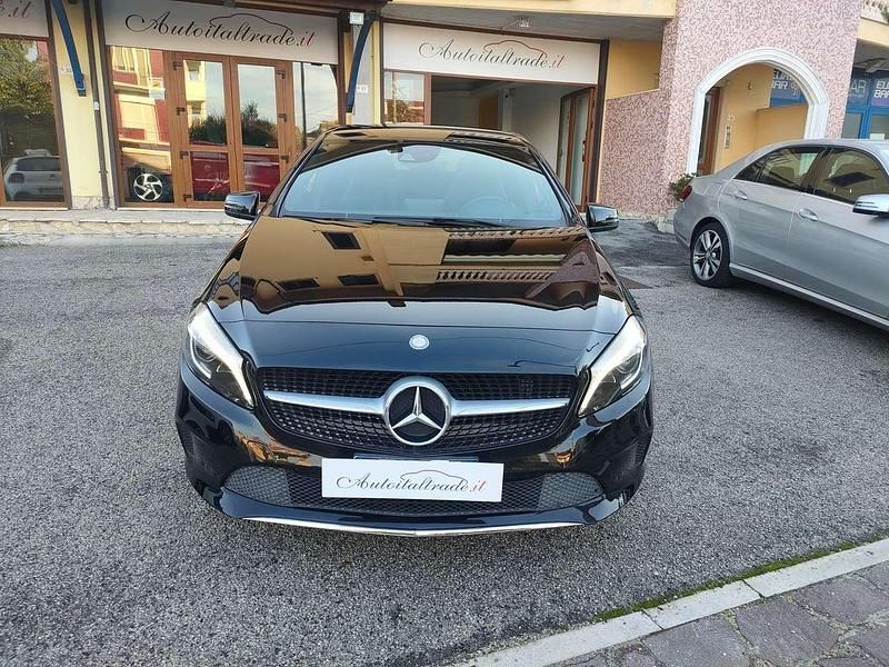 Nero Usata 2017 Mercedes A200 Executive Tre volumi | 17.500 € (Cara) - Immagine 1/4