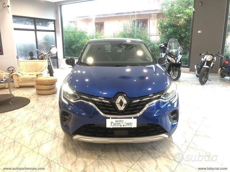 Usata Renault Captur Intens 100 CV (73 kW) 2020 Blu SUV
