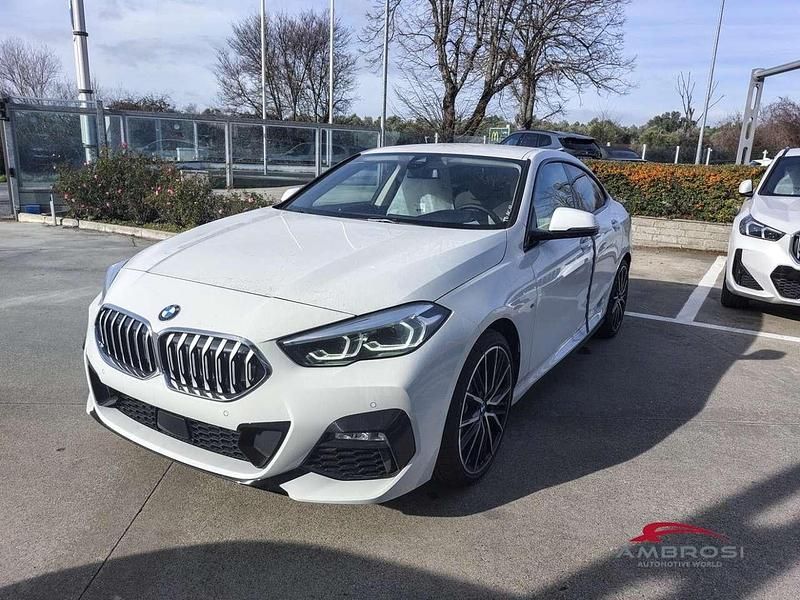 Alpin white pastello Usata 2024 BMW 220 M Sport Tre volumi | 42.000 € (Super prezzo) - Immagine 1/4