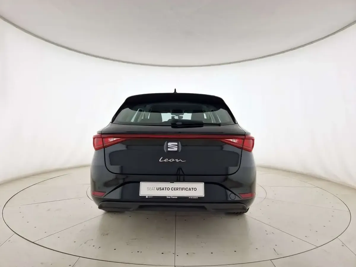 Usata Seat Leon Style 150 CV (110 kW) 2025 Nero midnight Station wagon