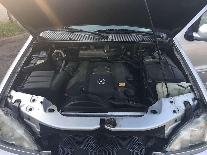 Usata Mercedes ML320 218 CV (160 kW) 1998 Grigio SUV