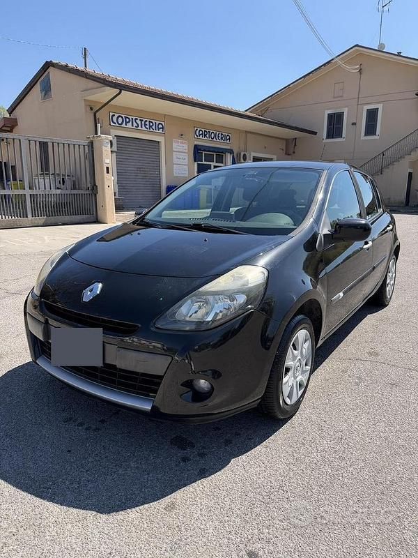 Usata Renault Clio II Dynamique 85 CV (62 kW) 2010 Nero Berlina