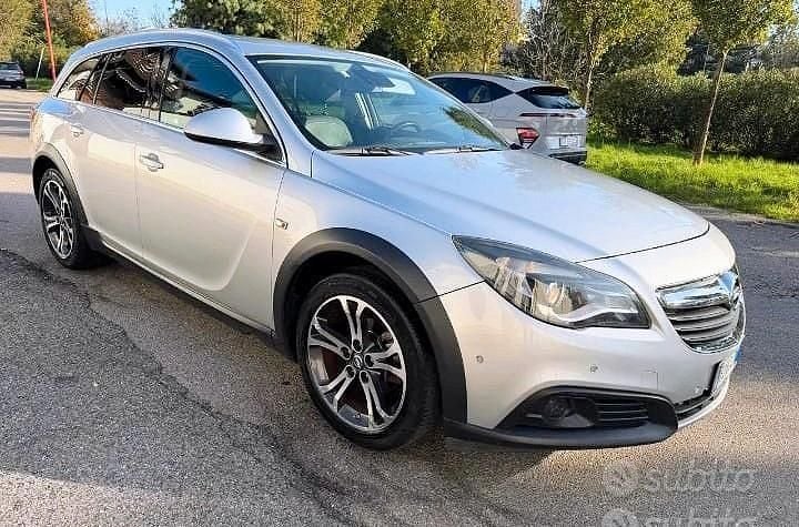 Usata Opel Insignia 136 CV (100 kW) 2017 Grigio Station wagon