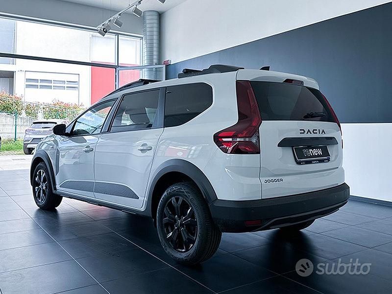 Usata Dacia Jogger Extreme 101 CV (74 kW) 2024 Bianco ghiaccio Monovolume