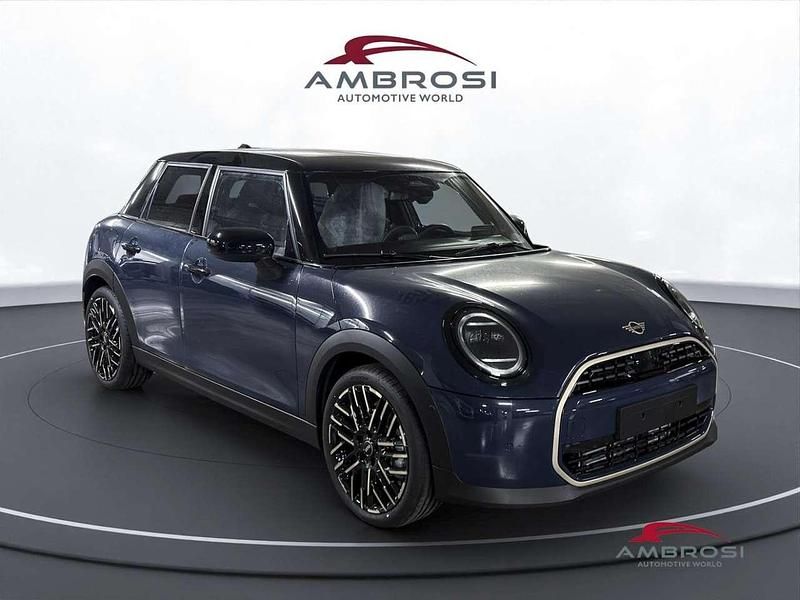 Nuova Mini Cooper Favoured 114 kW (156 CV) 2025 Blu Utilitaria