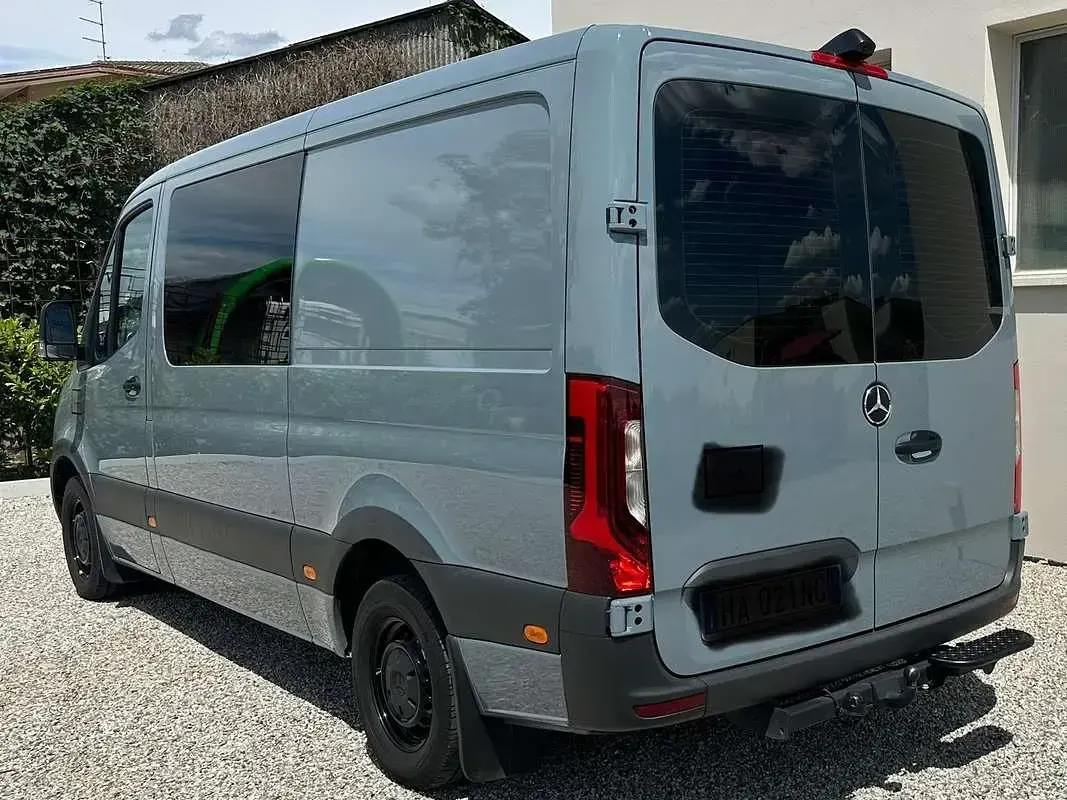 Usata Mercedes Sprinter 170 CV (125 kW) 2025 Blu/azzurro Furgone