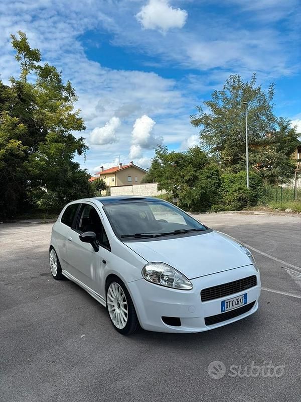 Usata Fiat Punto 90 CV (66 kW) 2008 Bianco Utilitaria
